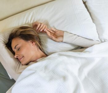 co-zrobic-aby-szybko-zasnac-skuteczne-techniki-i-domowe-sposoby