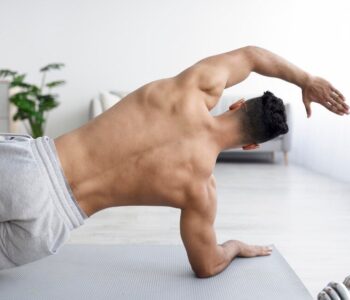 cwiczenia-wzmacniajace-kregoslup-ledzwiowy-szyjny-i-piersiowy---bezpieczny-trening-w-domu