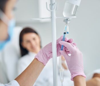 czy-po-chemii-zawsze-wypadaja-wlosy---jak-wyglada-odrastanie