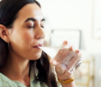 czy-przed-usg-brzucha-mozna-pic-wode---zalecenia-przed-badaniem