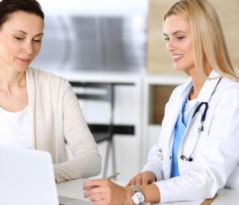 hormonoterapia-raka-piersi---skutki-uboczne-i-jak-sobie-radzic