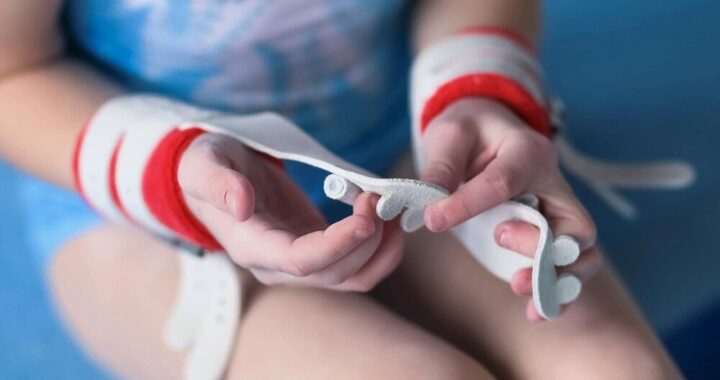 kiedy-nalezy-zalozyc-opatrunek-uciskowy---zasady-pierwszej-pomocy