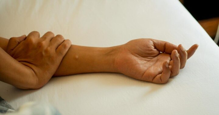 lek-na-dretwienie-rak-w-nocy-przyczyny-problemu-i-mozliwosci-leczenia